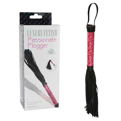 CHICOTE COM TIRAS DE LUXO PASSIONATE FLOGGUER